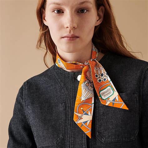 how to wear a hermes twilly scarf|Hermes twilly scarf review.